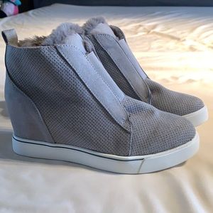 Grey fur lined wedges